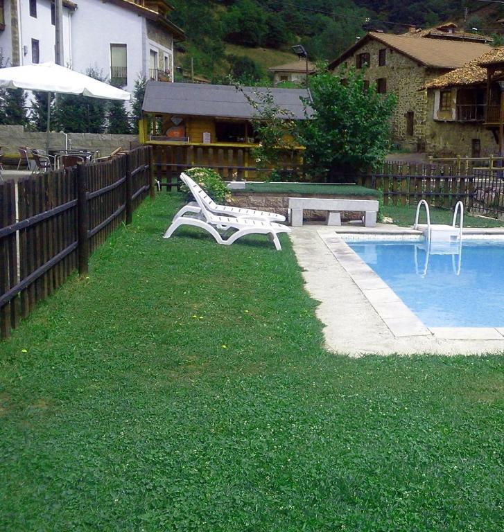 Hostal Nevandi Espinama Exterior photo